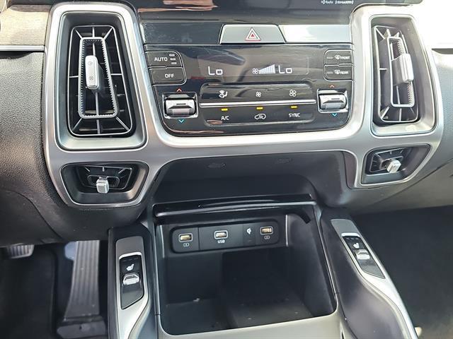 used 2023 Kia Sorento car, priced at $37,121