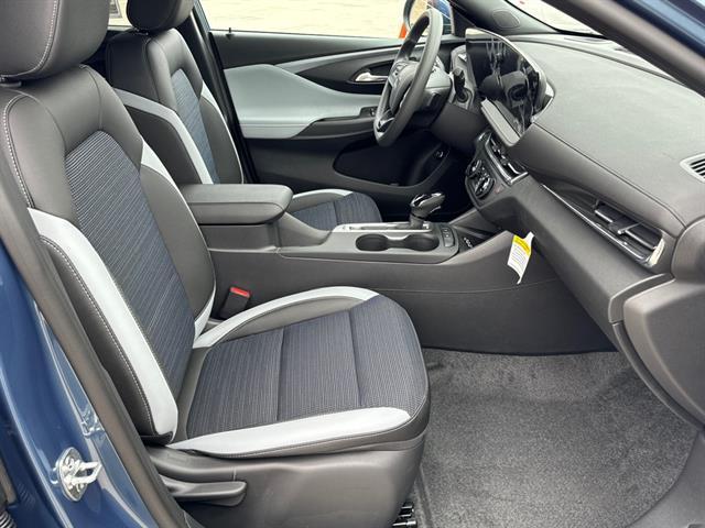 new 2025 Buick Envista car, priced at $27,179