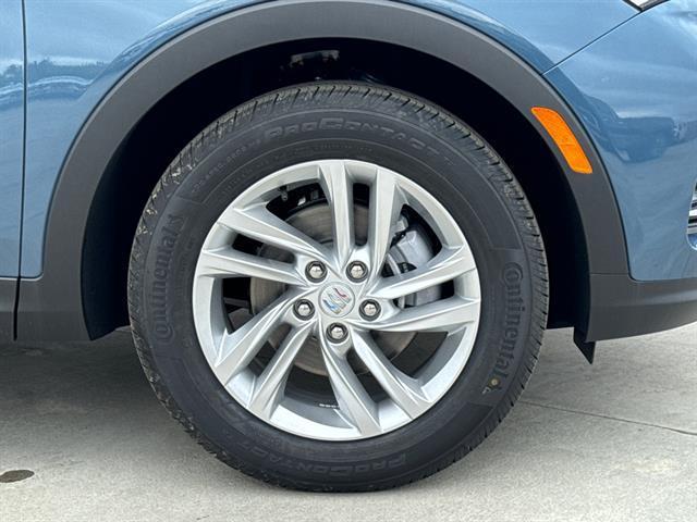new 2025 Buick Envista car, priced at $27,179