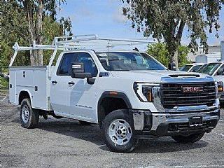 new 2024 GMC Sierra 2500 car, priced at $50,878