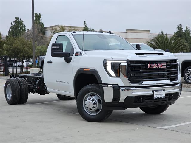 new 2025 GMC Sierra 3500 car, priced at $62,560