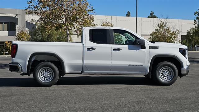 new 2025 GMC Sierra 1500 car, priced at $46,370