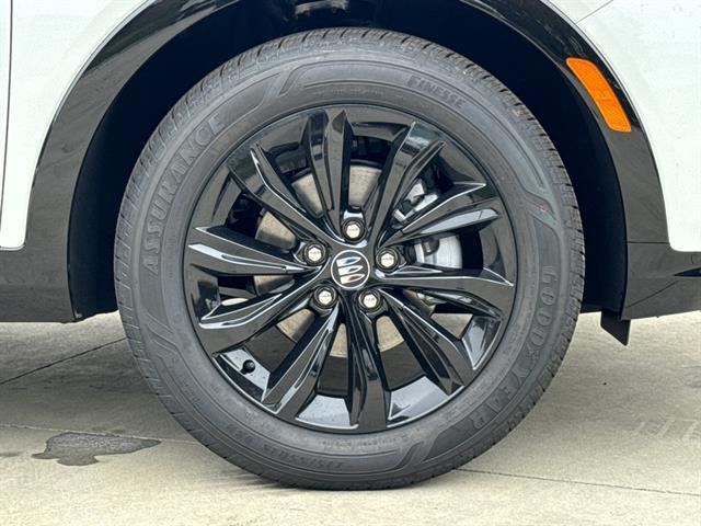 new 2025 Buick Envista car, priced at $28,879