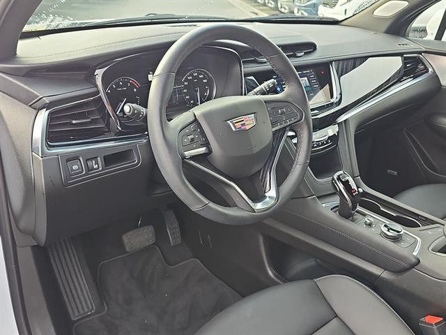 used 2025 Cadillac XT6 car, priced at $59,373
