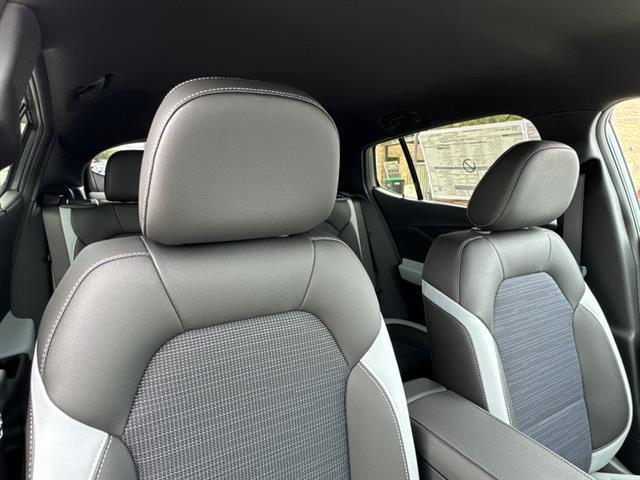 new 2025 Buick Envista car, priced at $27,179