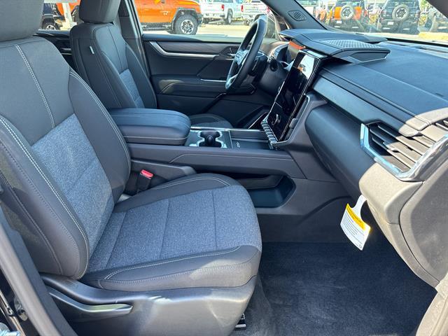new 2025 GMC Acadia car, priced at $49,640
