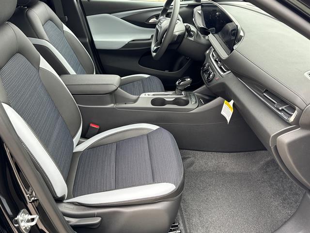 new 2025 Buick Envista car, priced at $27,179