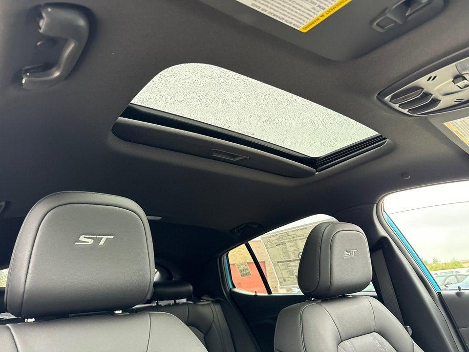 used 2025 Buick Envista car, priced at $28,376