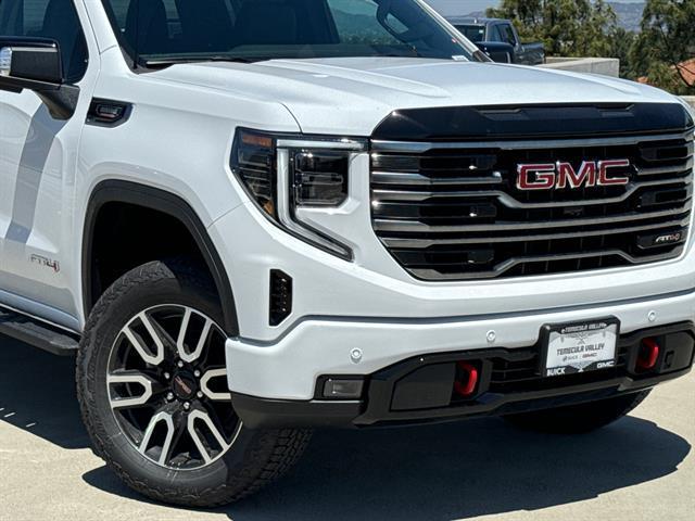 new 2025 GMC Sierra 1500 car, priced at $71,655