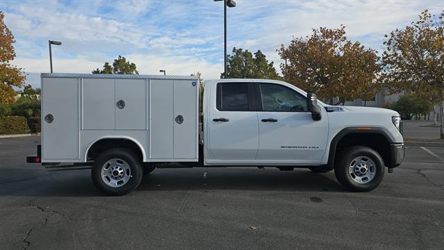 new 2025 GMC Sierra 2500 car, priced at $50,828