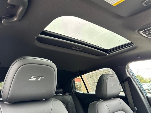 new 2025 Buick Envista car, priced at $29,374