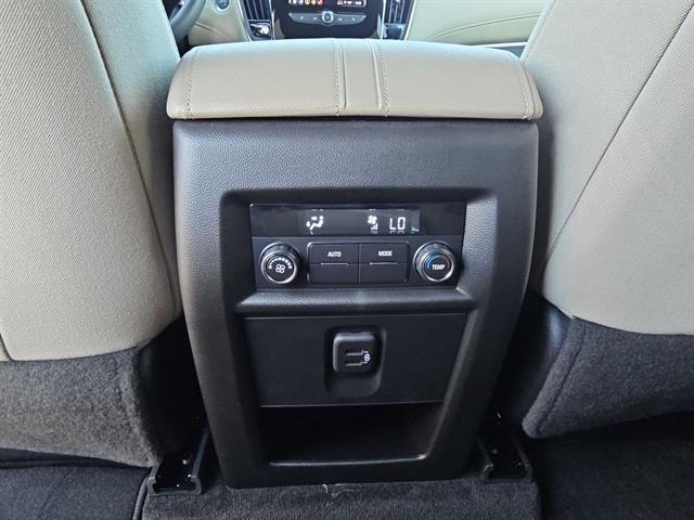 used 2023 Chevrolet Traverse car, priced at $30,274