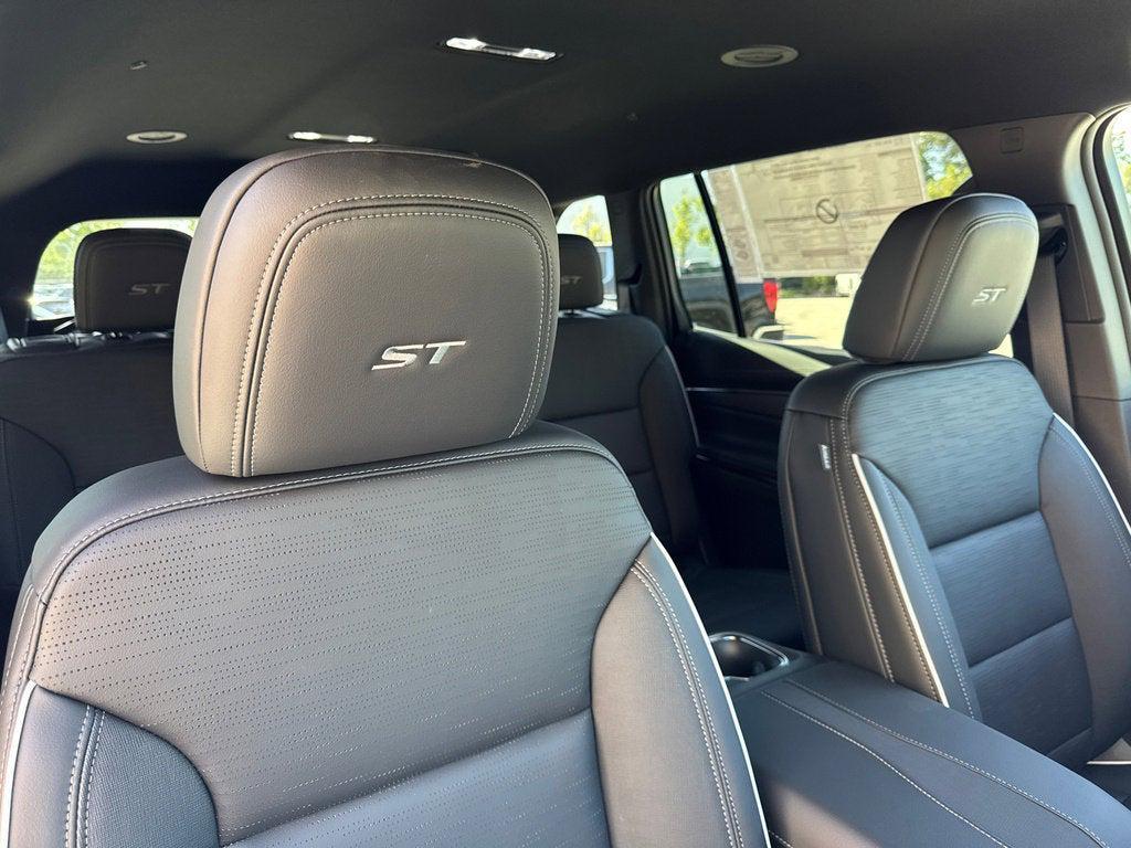 used 2025 Buick Enclave car, priced at $44,186