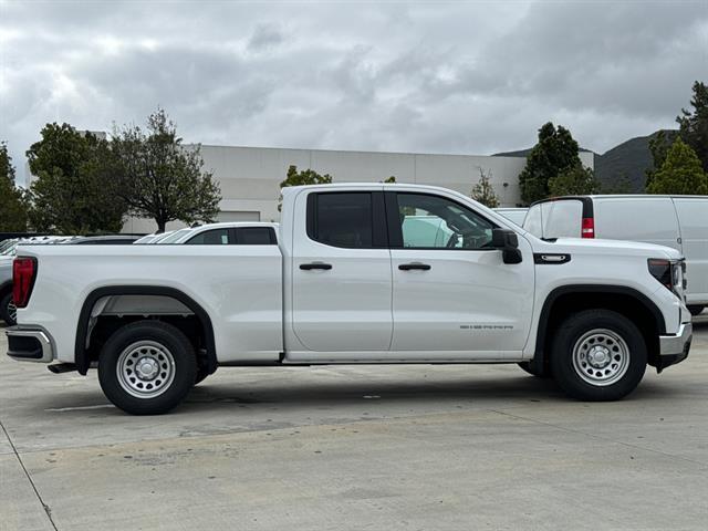 new 2025 GMC Sierra 1500 car, priced at $44,129