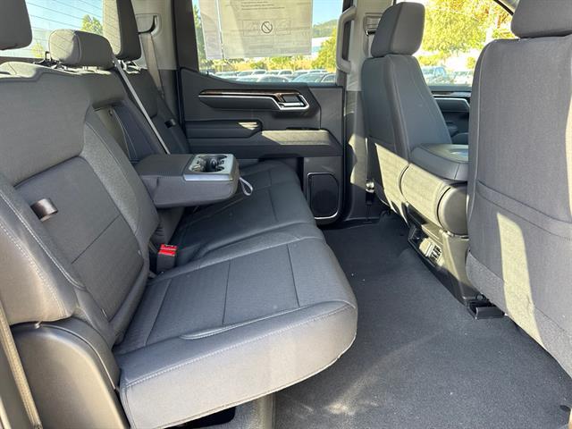 new 2025 GMC Sierra 1500 car, priced at $58,039