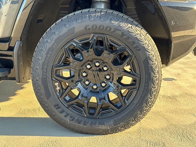 new 2025 GMC HUMMER EV Pickup car, priced at $103,914