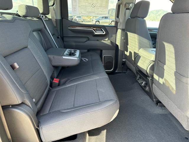 new 2025 GMC Sierra 1500 car, priced at $58,039