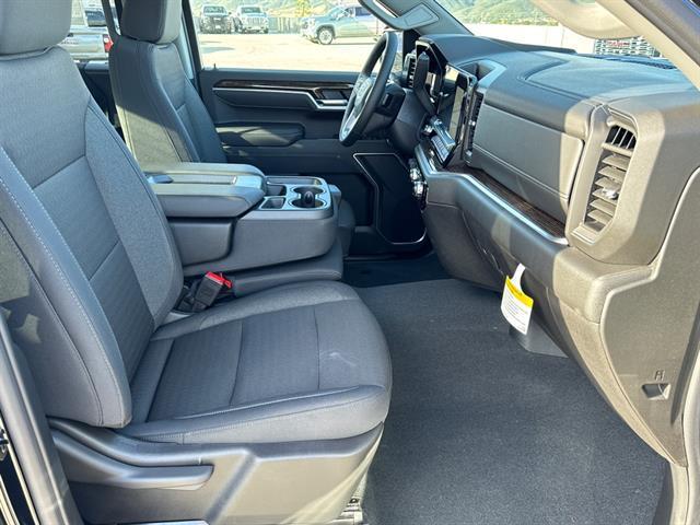 new 2025 GMC Sierra 1500 car, priced at $58,039