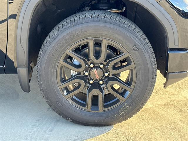 new 2025 GMC Sierra 1500 car, priced at $58,039