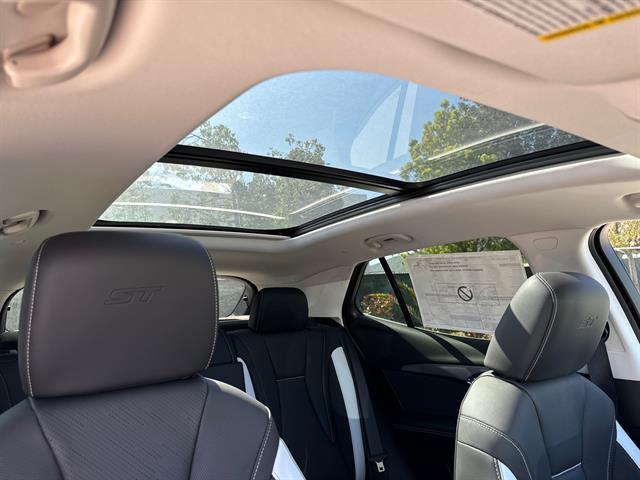 new 2025 Buick Envision car, priced at $44,034