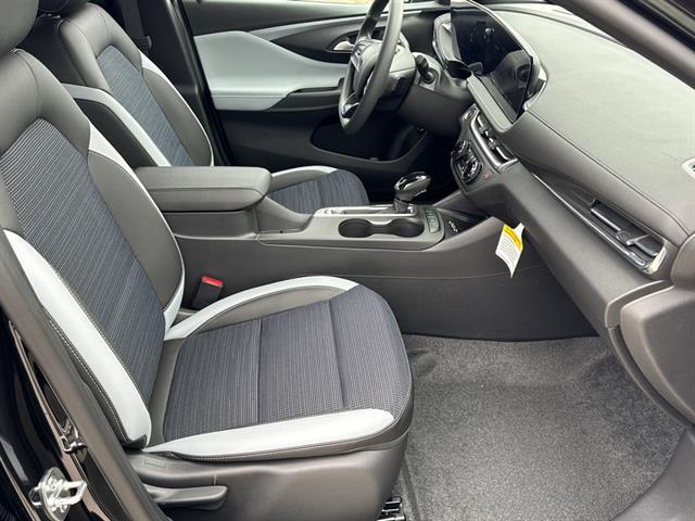 new 2025 Buick Envista car, priced at $27,179