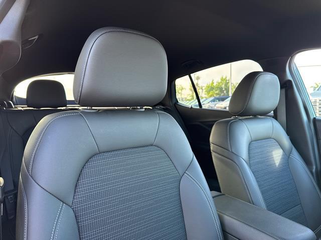 new 2025 Buick Envista car, priced at $25,335