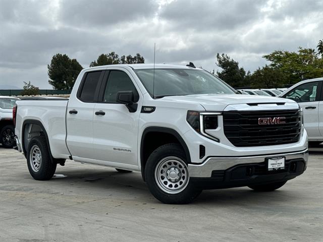 new 2025 GMC Sierra 1500 car, priced at $44,129
