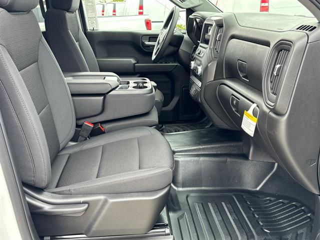 new 2025 GMC Sierra 1500 car, priced at $44,129