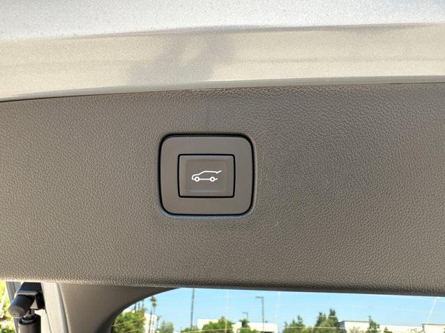 new 2025 Buick Envista car, priced at $24,287