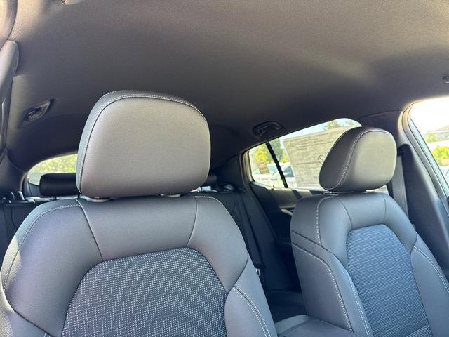 new 2025 Buick Envista car, priced at $24,287