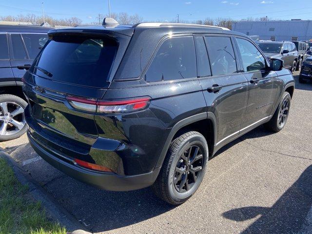 new 2025 Jeep Grand Cherokee car, priced at $43,295