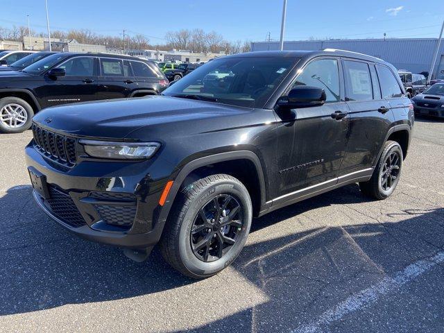new 2025 Jeep Grand Cherokee car, priced at $43,295