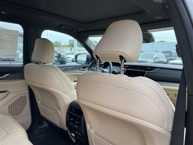 new 2025 Jeep Grand Cherokee car, priced at $43,802