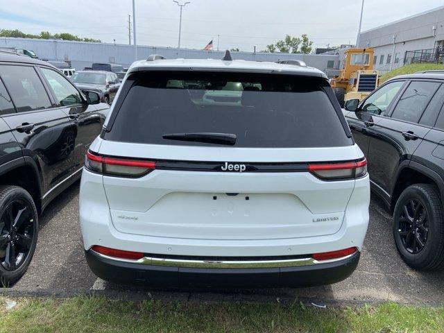 new 2025 Jeep Grand Cherokee car, priced at $43,802