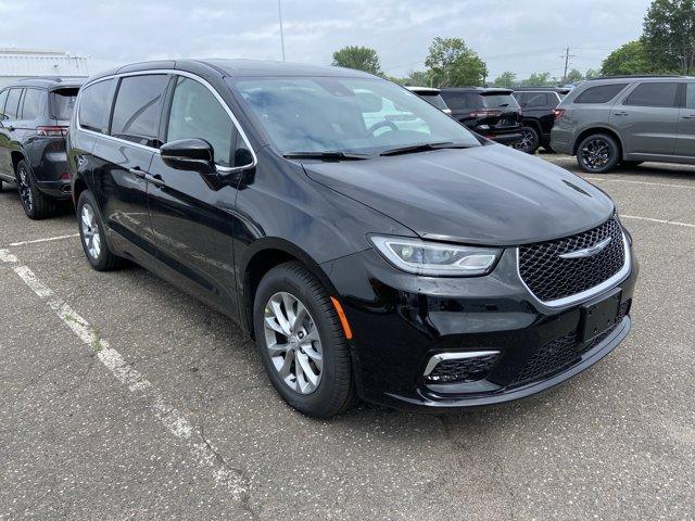 new 2025 Chrysler Pacifica car, priced at $44,959