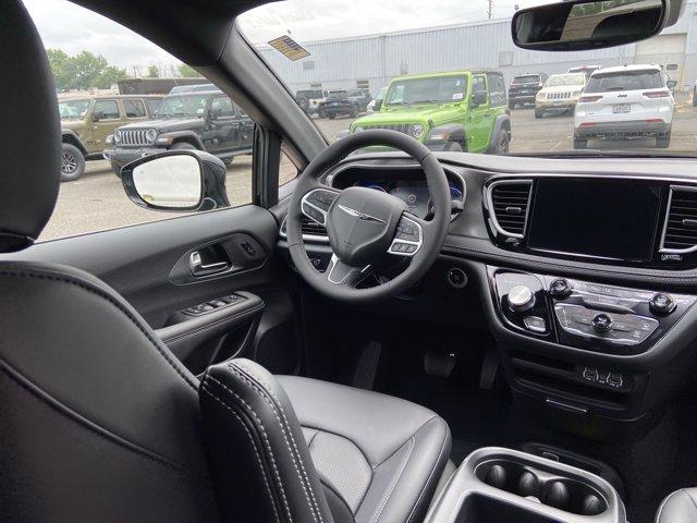 new 2025 Chrysler Pacifica car, priced at $44,959