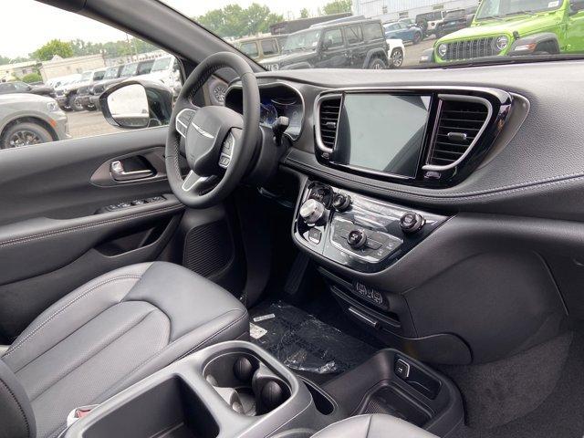 new 2025 Chrysler Pacifica car, priced at $44,959