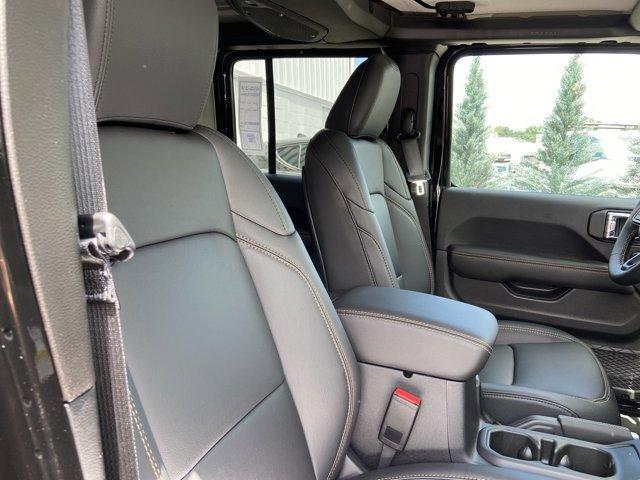 new 2025 Jeep Gladiator car, priced at $45,627