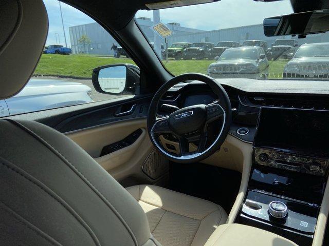 new 2025 Jeep Grand Cherokee car, priced at $48,888