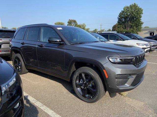 new 2025 Jeep Grand Cherokee car, priced at $39,712