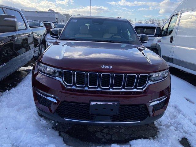 new 2025 Jeep Grand Cherokee car, priced at $43,814