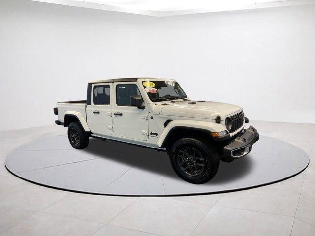used 2024 Jeep Gladiator car, priced at $36,299
