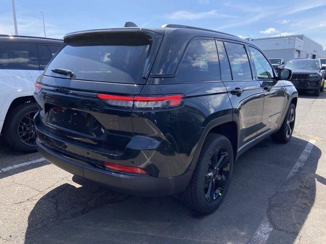 new 2025 Jeep Grand Cherokee car, priced at $43,955