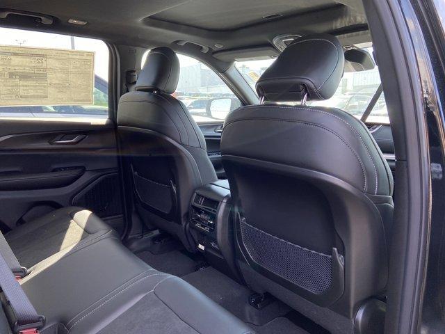 new 2025 Jeep Grand Cherokee car, priced at $43,955