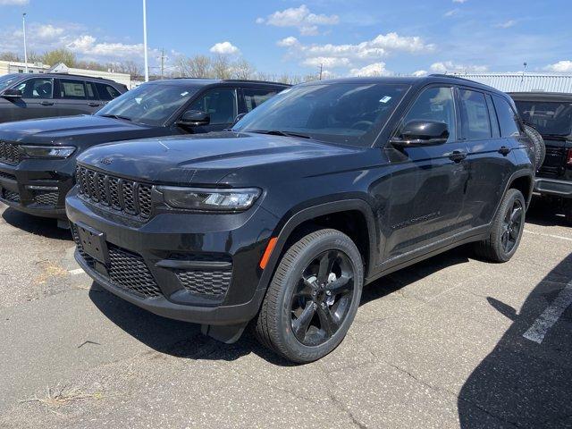 new 2025 Jeep Grand Cherokee car, priced at $43,955
