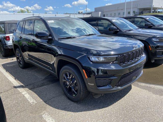 new 2025 Jeep Grand Cherokee car, priced at $43,012