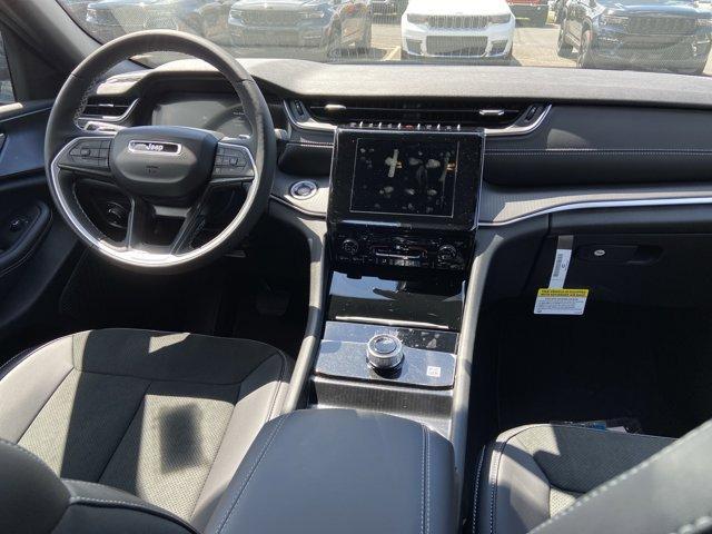 new 2025 Jeep Grand Cherokee car, priced at $43,012
