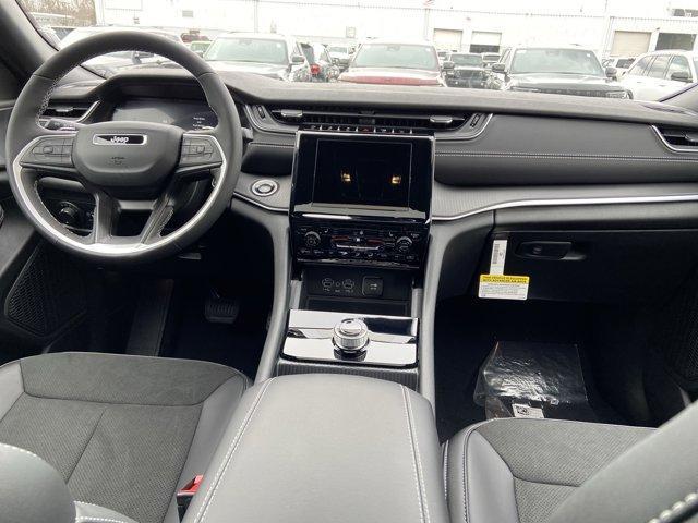 new 2025 Jeep Grand Cherokee car, priced at $42,712