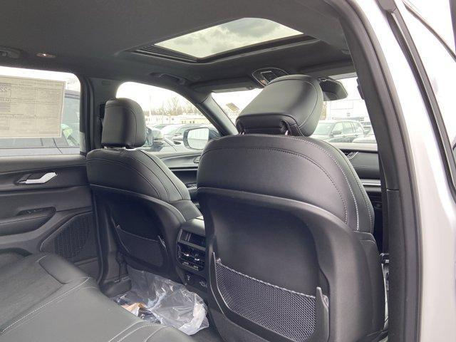 new 2025 Jeep Grand Cherokee car, priced at $42,712