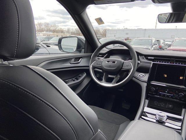 new 2025 Jeep Grand Cherokee car, priced at $42,712